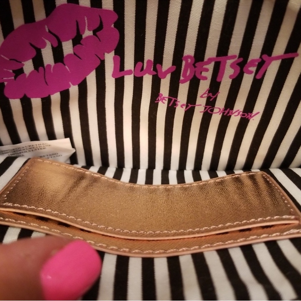 Betsey Johnson Gold Kitty
Wallet/Wristlet - Picture 2 of 2